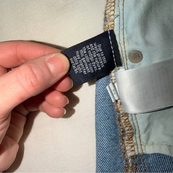 NWOT - Madewell Classic Blue Jean Shorts - Picture 7 of 7
